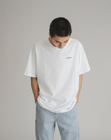 RELAXED FIT SS LOGO Tシャツ BRIGHT WHITE