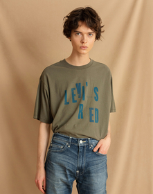 LR GRAPHIC Tシャツ DUSTY OLIVE