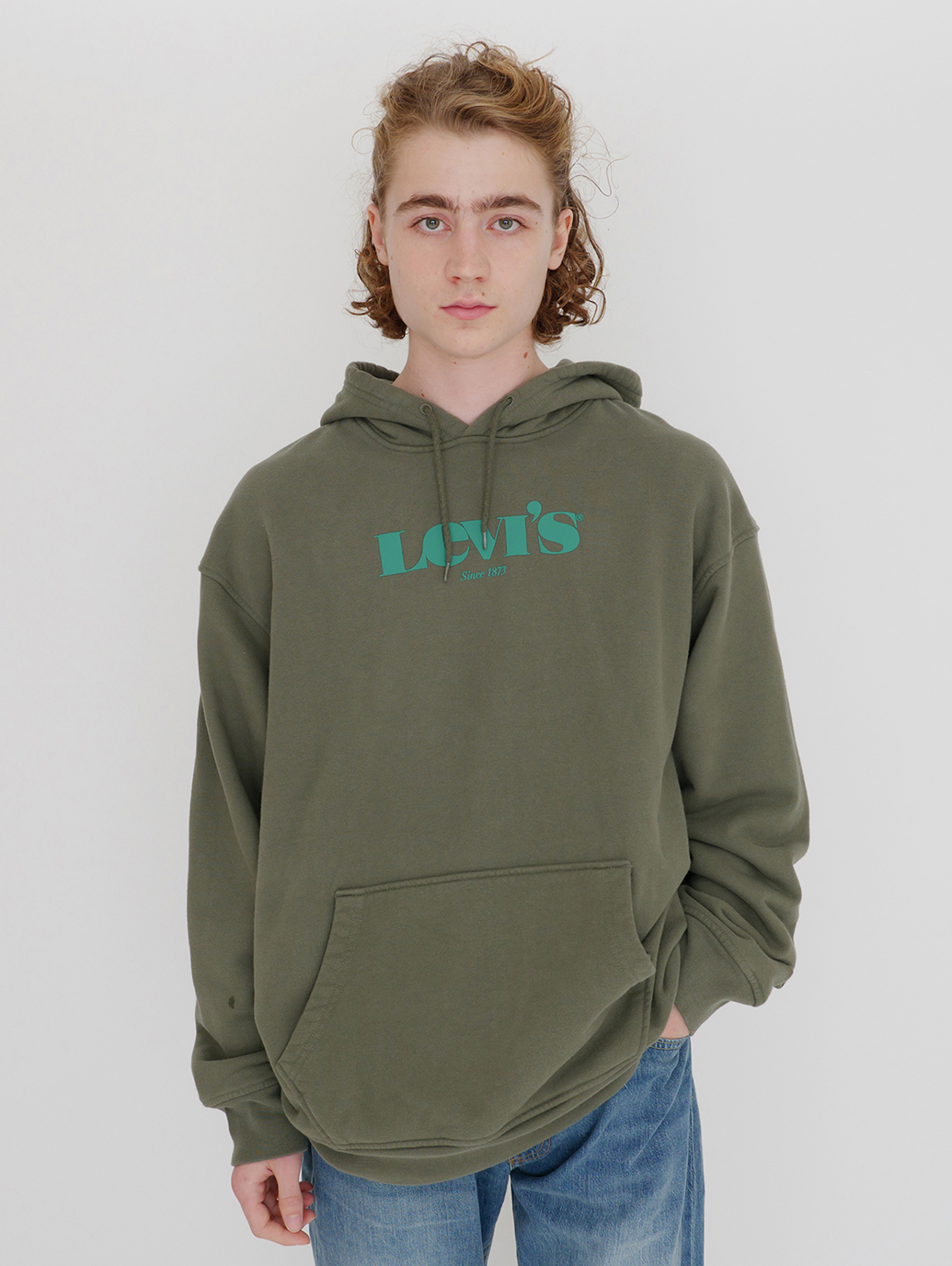 RELAXED GRAPHIC PO MV SSNL CORE HOODIE THYME